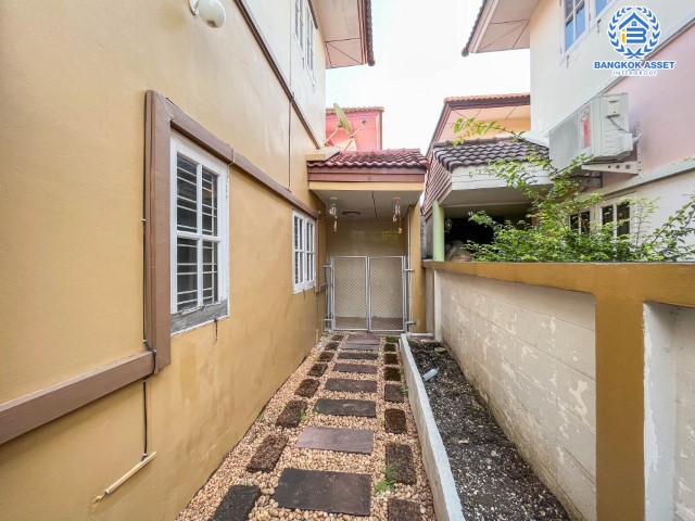 *****บ้านแฝดมือสองย่านนนทบุรี ม.บุรีรมย์ วงแหวนฯ-ปิ่นเกล้า (ซ.วัดพระเงิน) เนื้อที่ 37.1 ตร.ว. ฟังก์ชัน 3 ห้องนอน 2 ห้องน้ำ 1 ที่จอดรถ แถมฟรี! 2 เครื่องปรับอากาศ, 2 เครื่องทำน้ำอุ่น บนทำเลดี ใกล้เซ็นทรัลเวสต์เกต รถไฟฟ้าสายสีม่วง "สถานีตลาดบางใหญ่" และทางด่วน "ศรีรัช"